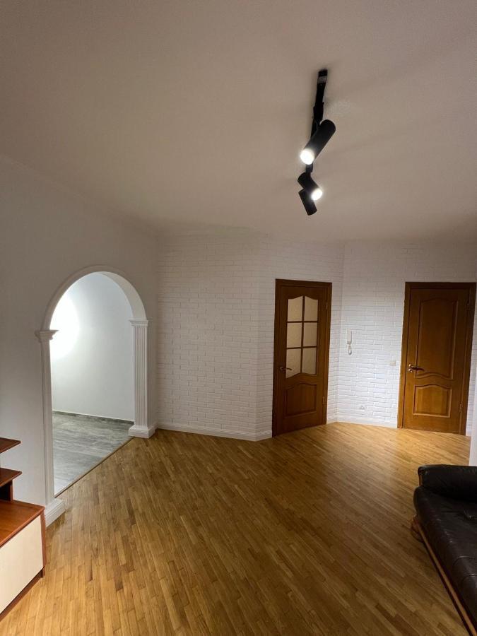 Luxrent Apartment Chisinau Luaran gambar